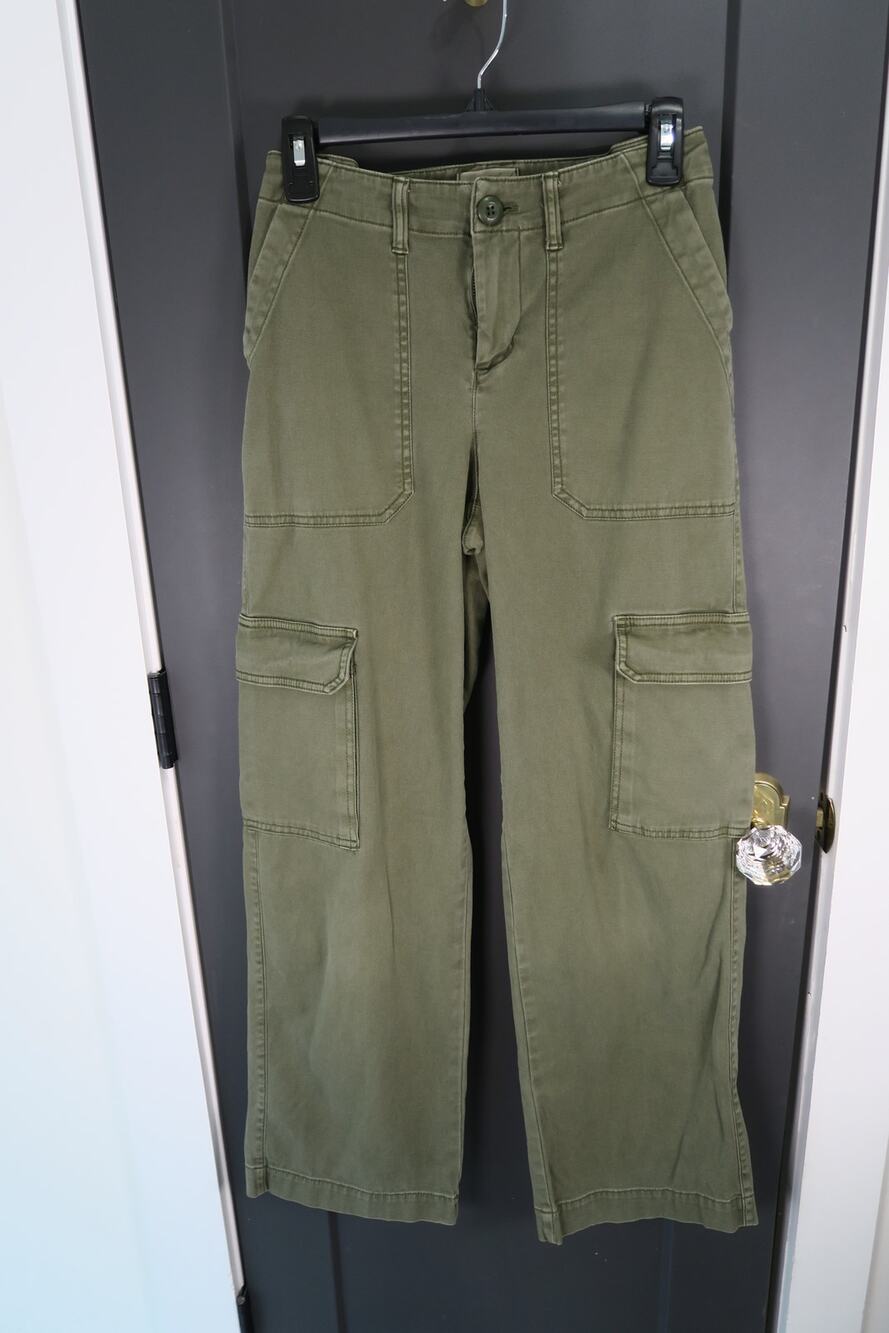 Universal Thread Olive Green Cargo Pants